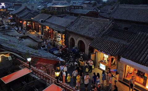 Beihai Boat Ride with Imperial Cuisine Experience and Visit Old Part Beijing