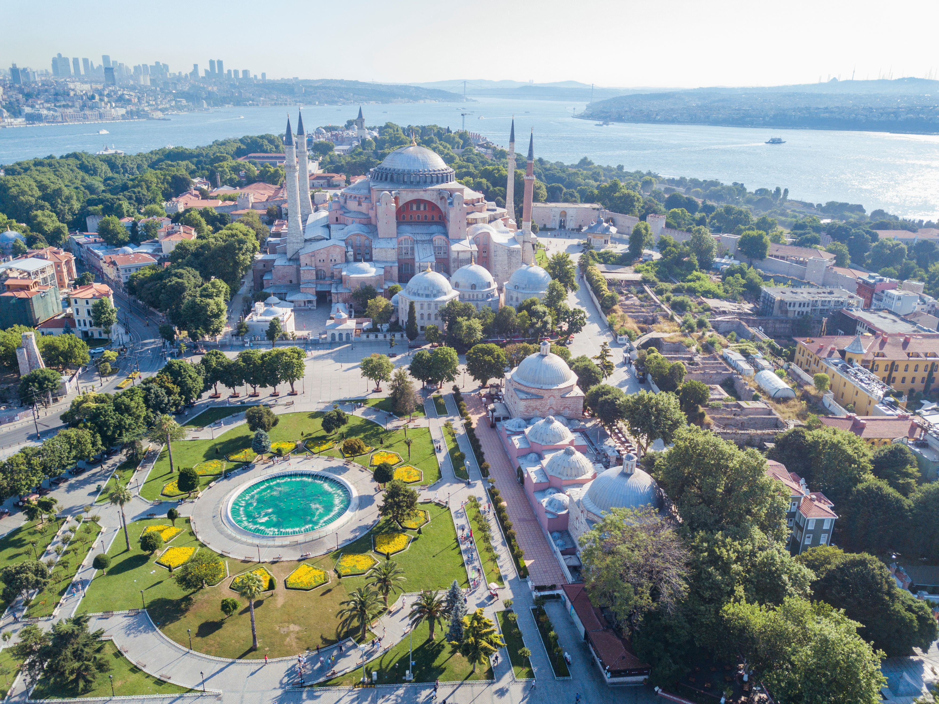 “Panoramic view of Hagia Sophia in Istanbul featuring its large central dome, surrounding minarets, and a mix of Byzantine and Ottoman archi