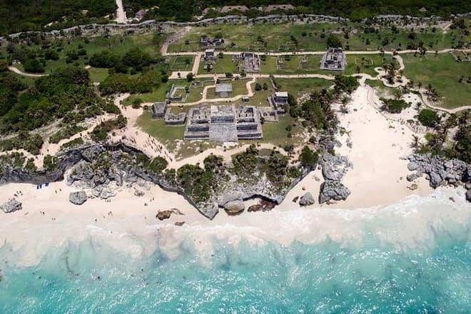 The Mayan ruins of Tulum looking out to the Caribbean