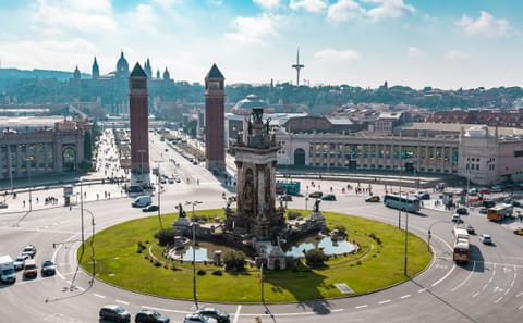 Private Guided Walking Tour of Barcelona's Highlights