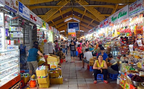 Saigon in a Day: Ho Chi Minh City Sightseeing and Night Food Tour