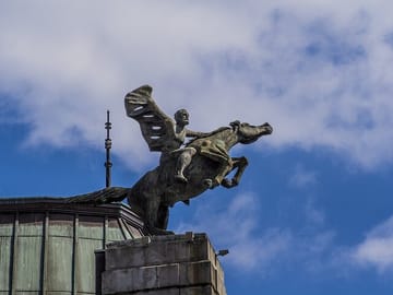 Vigo Heritage – Maritime History, Iconic Streets & Local Cuisine