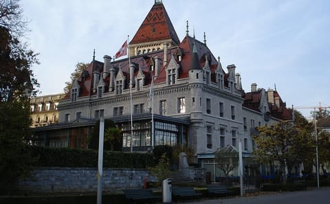 Guided Walking Tour of Lausanne's Castle and Cathedral