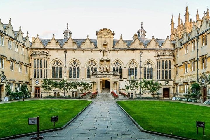 Royal Windsor, Oxford & Cotswold Private Tour  8