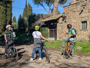 Appia Antica and Catacombs by ebike: guided tour with Private Transfer from Circus Maximus