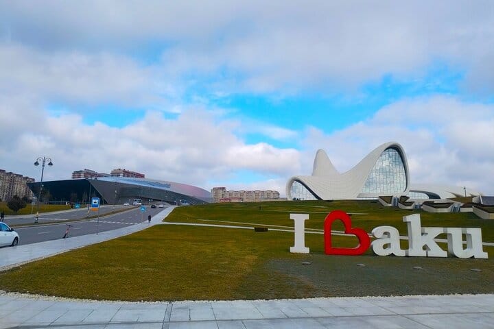 Photo tour- Photograph tour-Baku city tour-Palace of the Shirvanshahs-Baku Ferris Wheel-Fountain Square-Highland Park-Heydar Aliyev Centre