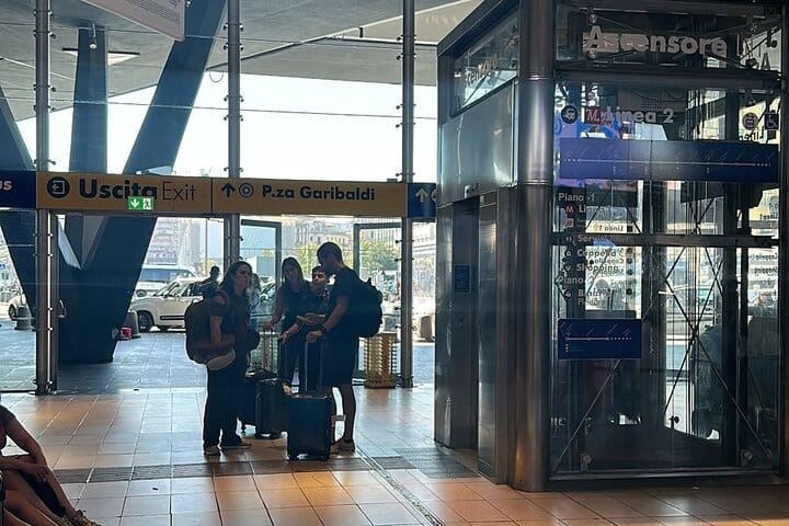 Transfers Airport, port, train, hotel in Naples 2