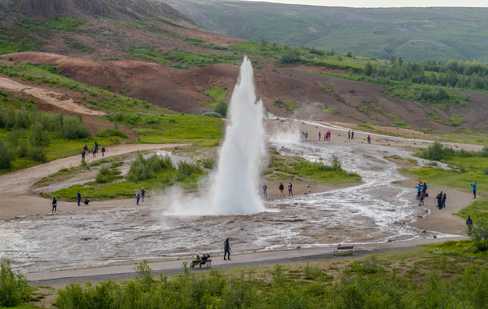 Private Tour of Iceland's Golden Circle: Geysers and Waterfalls