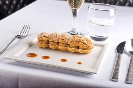 Private Eiffel Tour & Paris Seine River Lunch or Dinner Cruise
