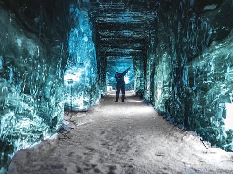 Glacier Ice Cave Dabbing