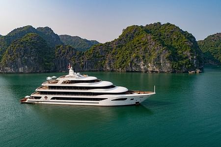 Scarlet Pearl Cruise: Luxury Exploration in Halong Bay