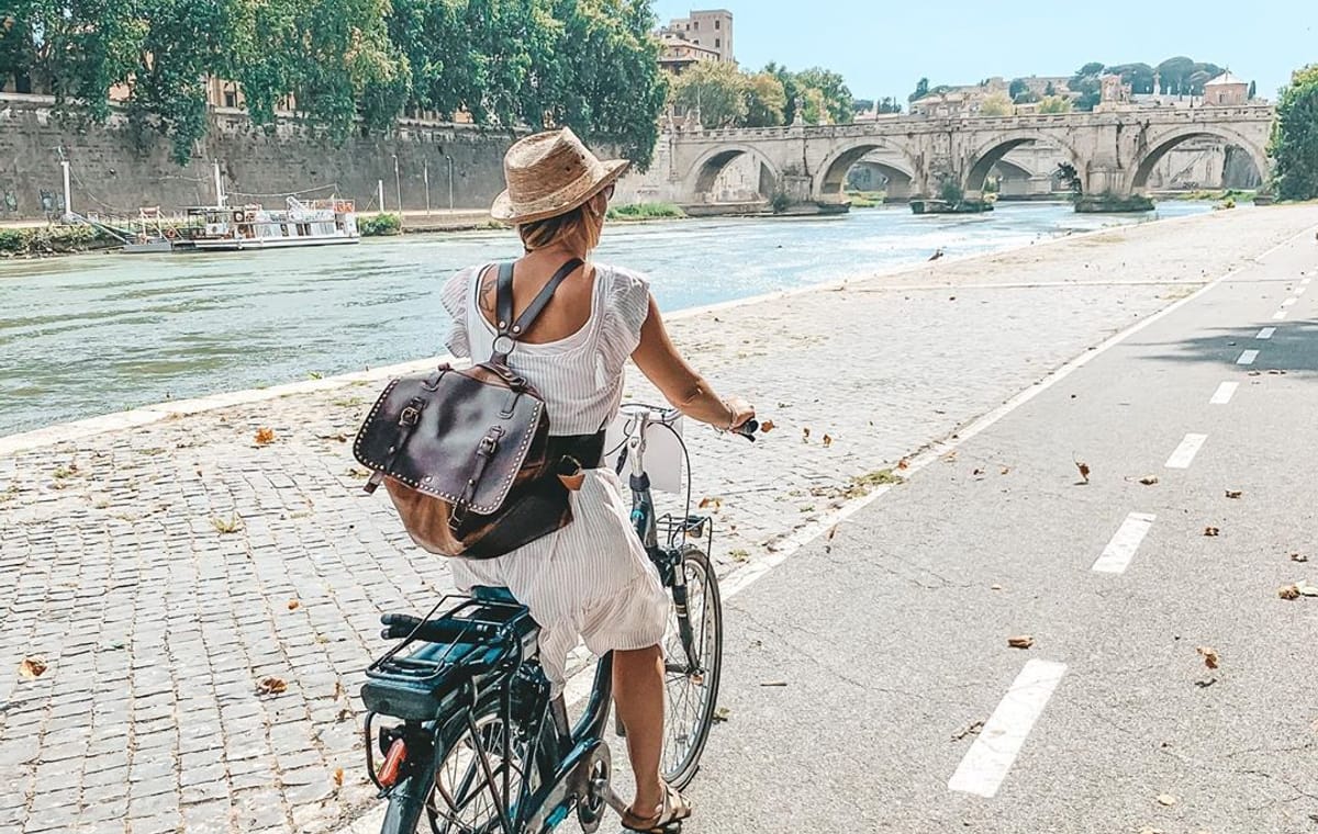 Rome from the Tiber: cycling tour through history and beauty