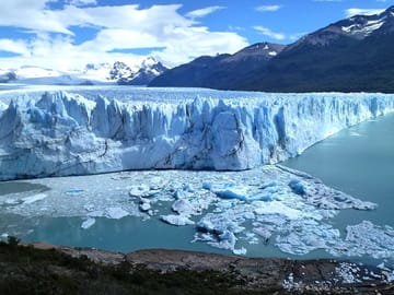 Observe the amazing Perito Moreno Glacier from different viewpoints.