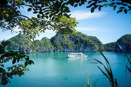 Standard Halong 2 days 1 night – overnight on cruise – Bai Tu Long routine