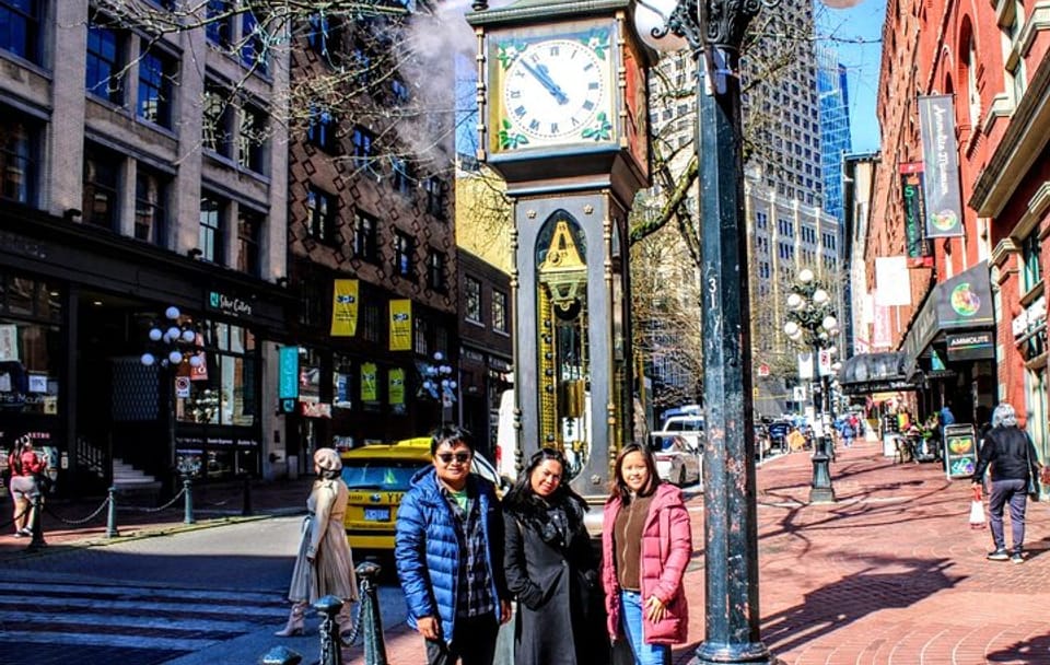 Private Vancouver Mini Tour with Whistler Transfer