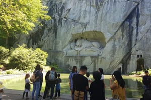 Lucerne Private City Walk and Lake Cruise Day Trip from Basel