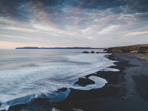 Private Arctic Coastline and Troll Peninsula, photo 3
