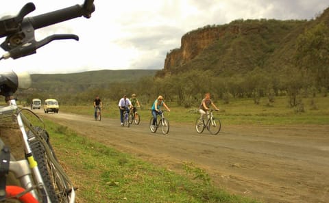 6-Day 4x4 Safari Tour in Kenya's National Parks
