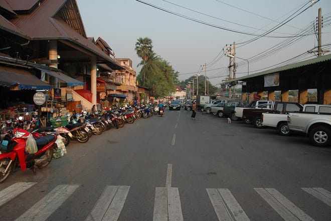 Monks Morning Almsgiving Tour – Traditional Food Offering photo 4