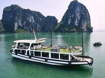 Light Cruise - Halong Luxury Day Cruise ( Limousine - Expressway - Small Group)