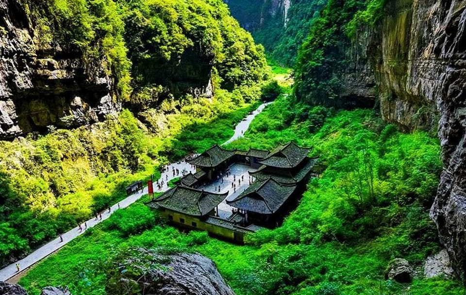 2-Day Private Tour of Wulong Karst and Dazu Carvings in Chongqing