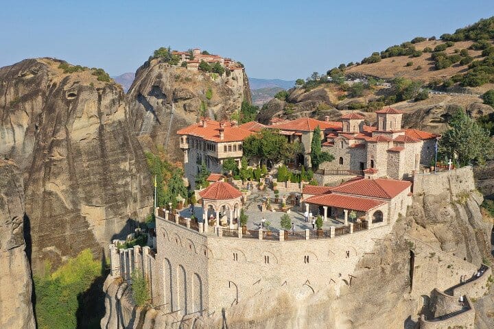 Private Transfer from Kalabaka, Kastraki & Meteora to Athens 4