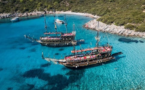 Pirate Boat Tour with Lunch in Bodrum City, Türkiye