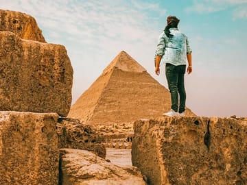 Private Tour of Giza Pyramids and Egyptian Museum in Cairo
