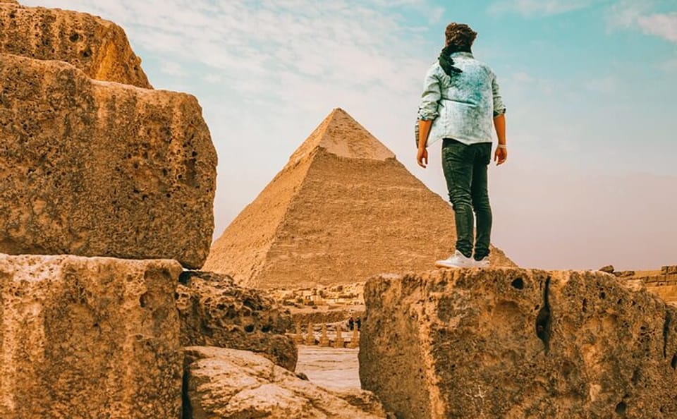Private Tour of Giza Pyramids and Egyptian Museum in Cairo