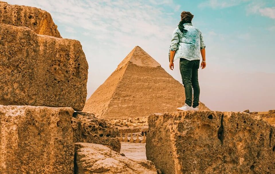 Private Tour of Giza Pyramids and Egyptian Museum in Cairo