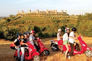 Siena Vespa Tour Including Lunch at a Chianti Winery
