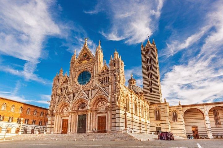 Private Departure Transfer: Siena Hotel to Milano Malpensa airport