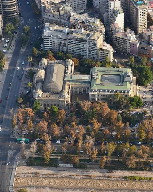 Transfer from the hotel in Santiago city to the Arturo Merino Benitez airport 4