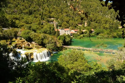 Guided Day Trip to Krka Waterfalls and Skradin from Zadar