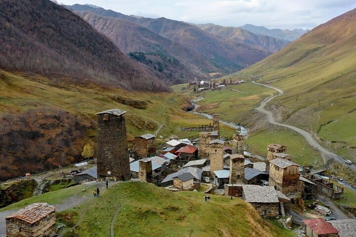 4 Full days in Georgia with private tour, free aiport