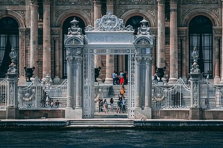 Guided Tour: Bosphorus Cruise & Dolmabahce Palace
