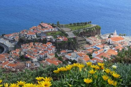 private, half-day tour of Madiera in an open top safari jeep