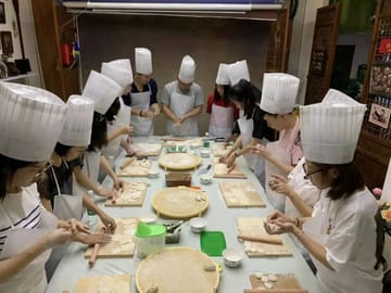 2-Hour Dumpling Cooking Class in Beijing Hutong