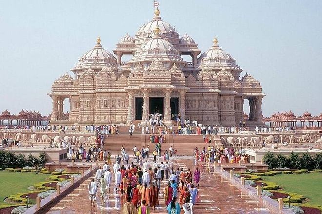 Excursión de día completo a la ciudad de Abu Dabi con Baps Hindu Mandir desde Dubái