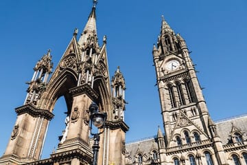 Private 2-Hour Walking Tour of Manchester's History and Culture