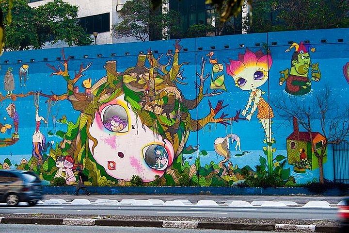 São Paulo Street Art Adventure: Discover Iconic Graffiti Spots