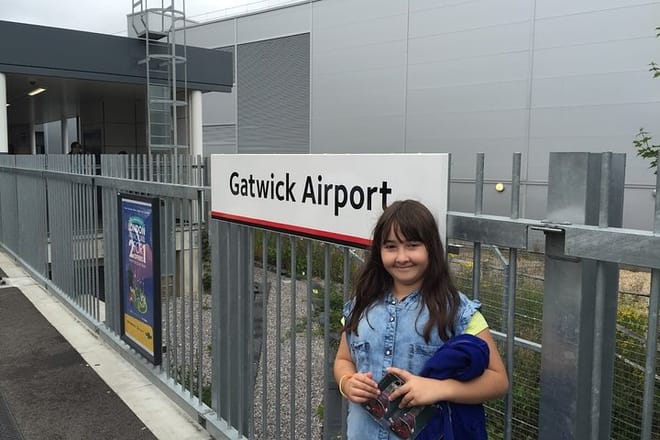 Private transfers between London Gatwick - London City Airports 10