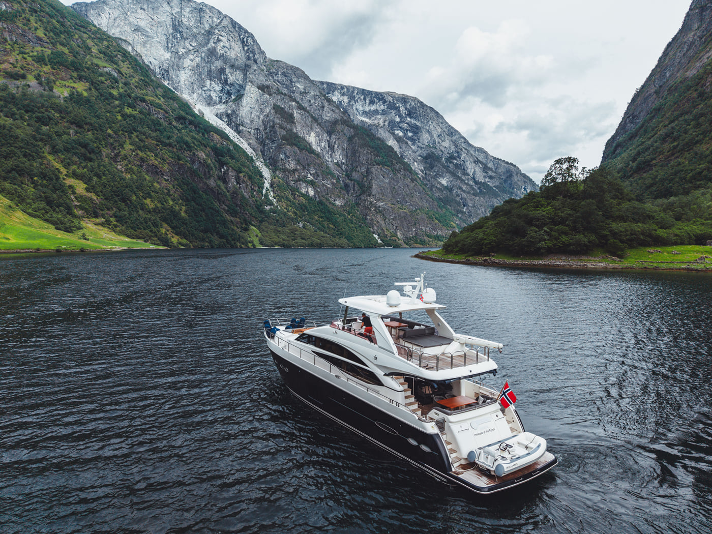 Luxury Private Grand Sognefjord Cruise & Flåm Railway - Princess 72 Yacht