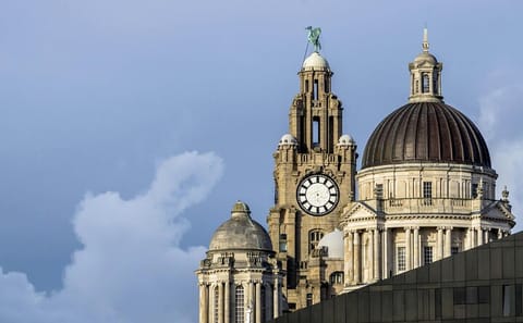 Liverpool 3-Hour City Orientation Tour with Beatles Museum Entry