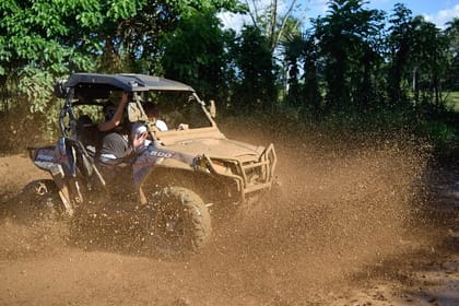AWD Polaris 2 pax max- Adrenaline Adventure