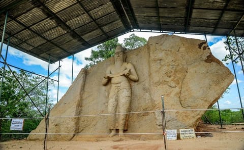 Polonnaruwa Ancient City Day Tour from Sigiriya
