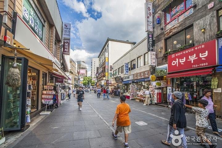 Autumn 10 days Jeonju&Mt.Naejangsan&Mt.Seorak&Mungyeong&Jeju&Busan on Early Nov