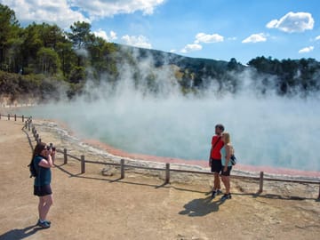 Private Day Tour of Wai-O-Tapu and Huka Falls from Auckland