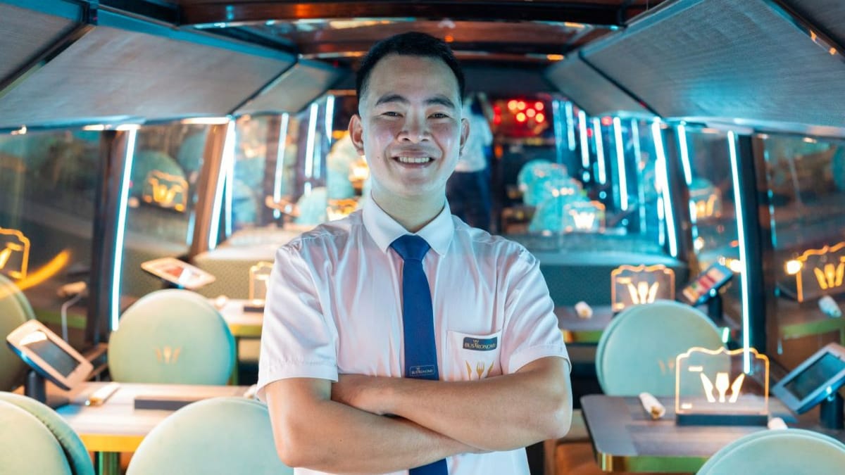 Dubai: Bustronomy Gourmet Brunch, Afternoon Tea, or Dinner on a Luxury Glass-Roof Bus!