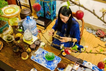 Hanoi Tea Tasting Experience with Local Artisan Guide